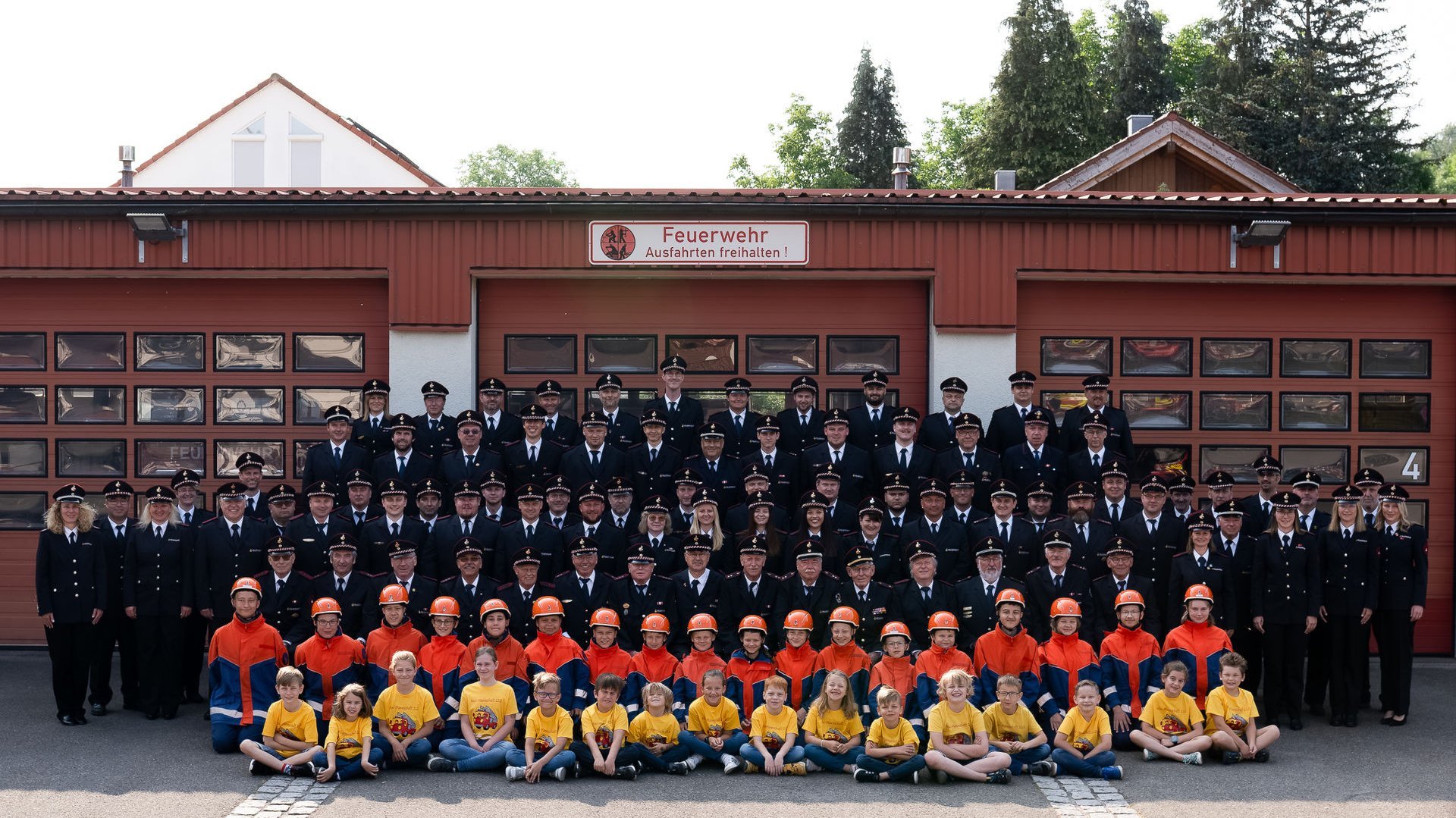 Gruppenbild der Gesamtfeuerwehr Steinheim